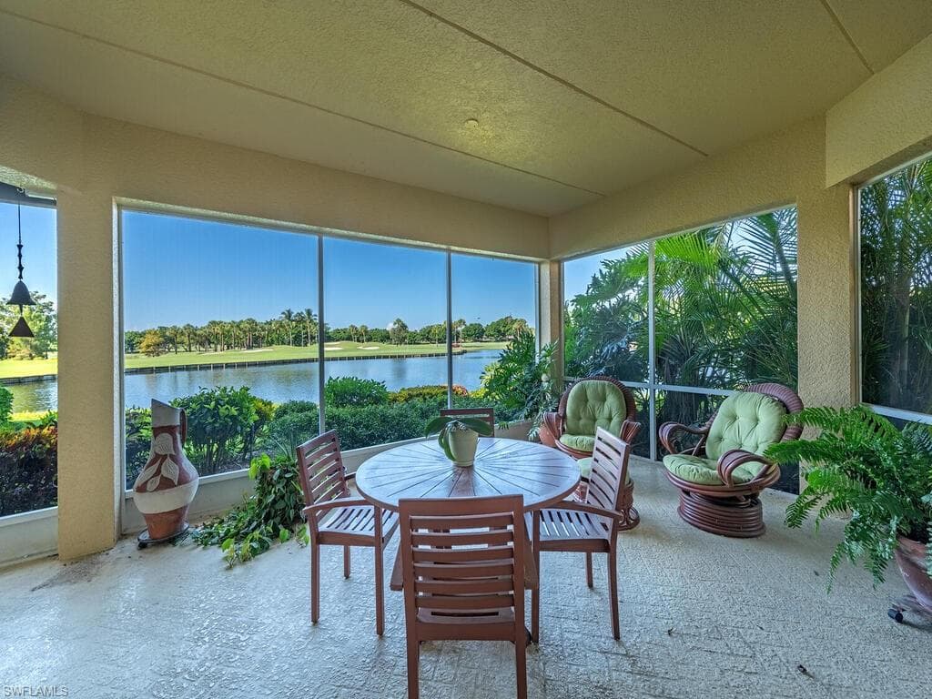 1880 Les Chateaux Blvd 104, Naples, FL 34109-4