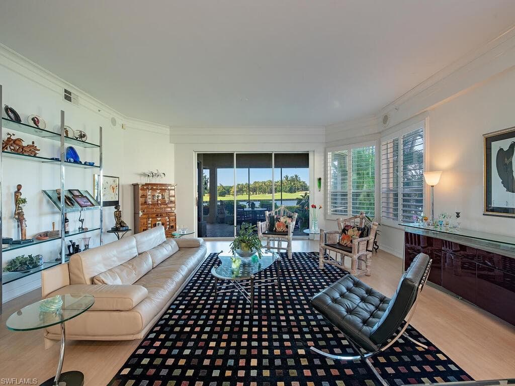 1880 Les Chateaux Blvd 104, Naples, FL 34109-5