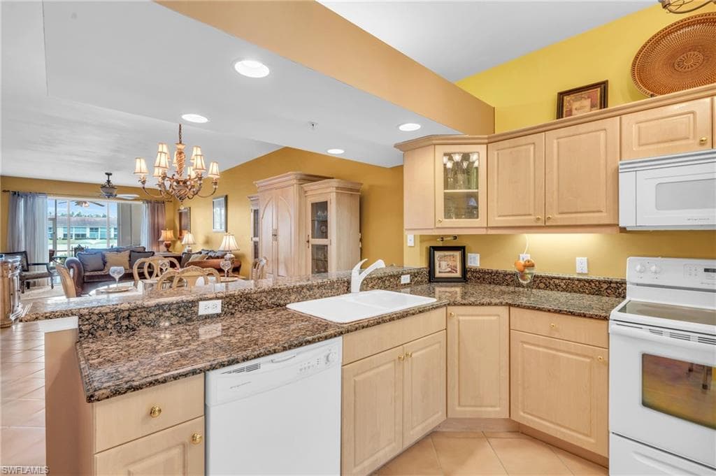 2365 Hidden Lake Ct 8001, Naples, FL 34112-11