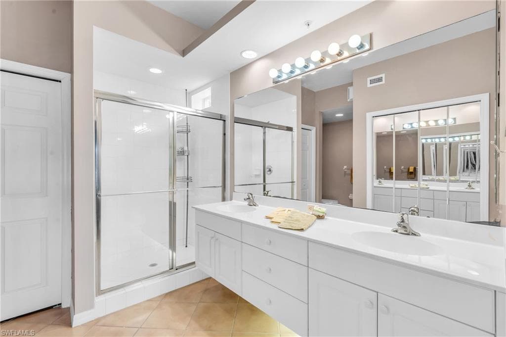 2365 Hidden Lake Ct 8001, Naples, FL 34112-22