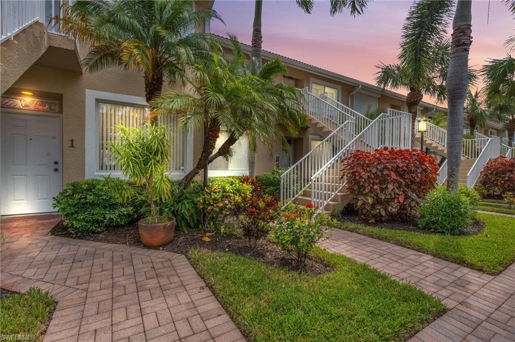 2365 Hidden Lake Ct 8001, Naples, FL 34112-1