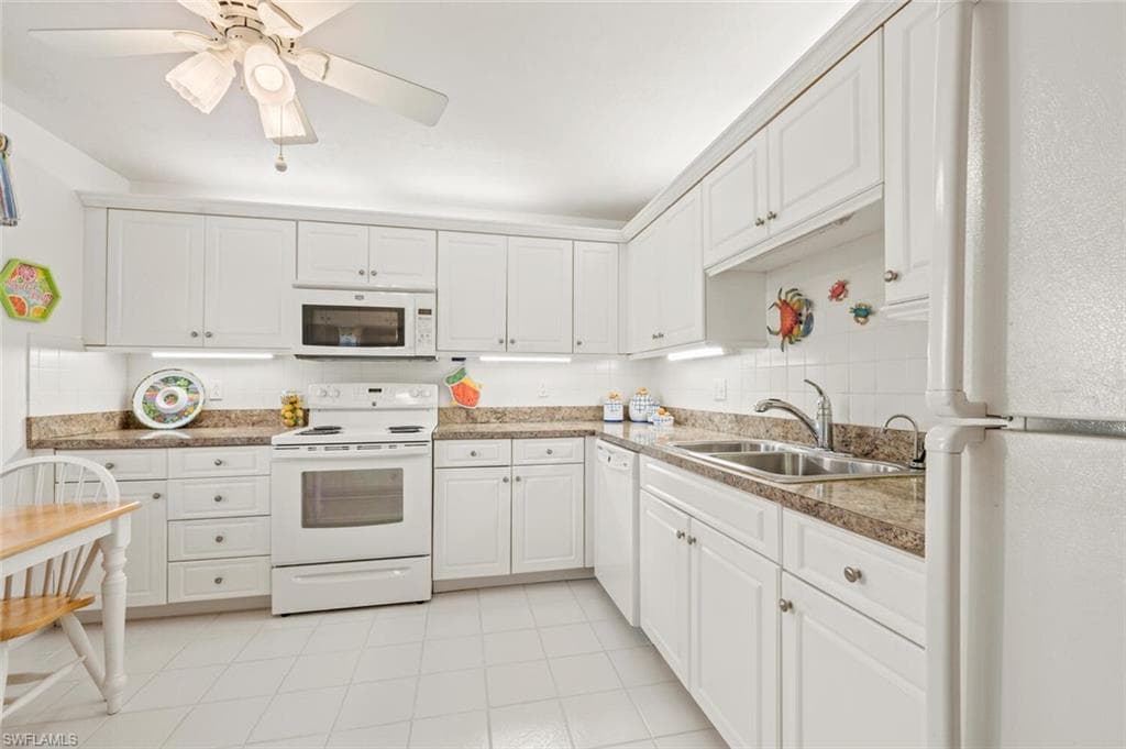 3219 Horse Carriage Way 11, Naples, FL 34105-10