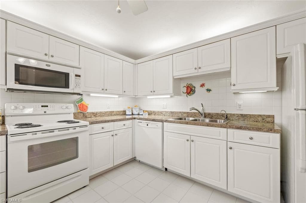 3219 Horse Carriage Way 11, Naples, FL 34105-11