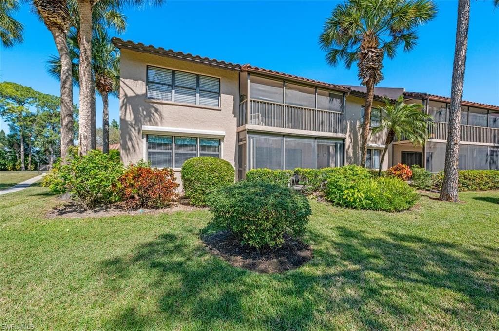 3219 Horse Carriage Way 11, Naples, FL 34105-21