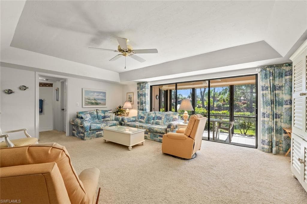 3219 Horse Carriage Way 11, Naples, FL 34105-5