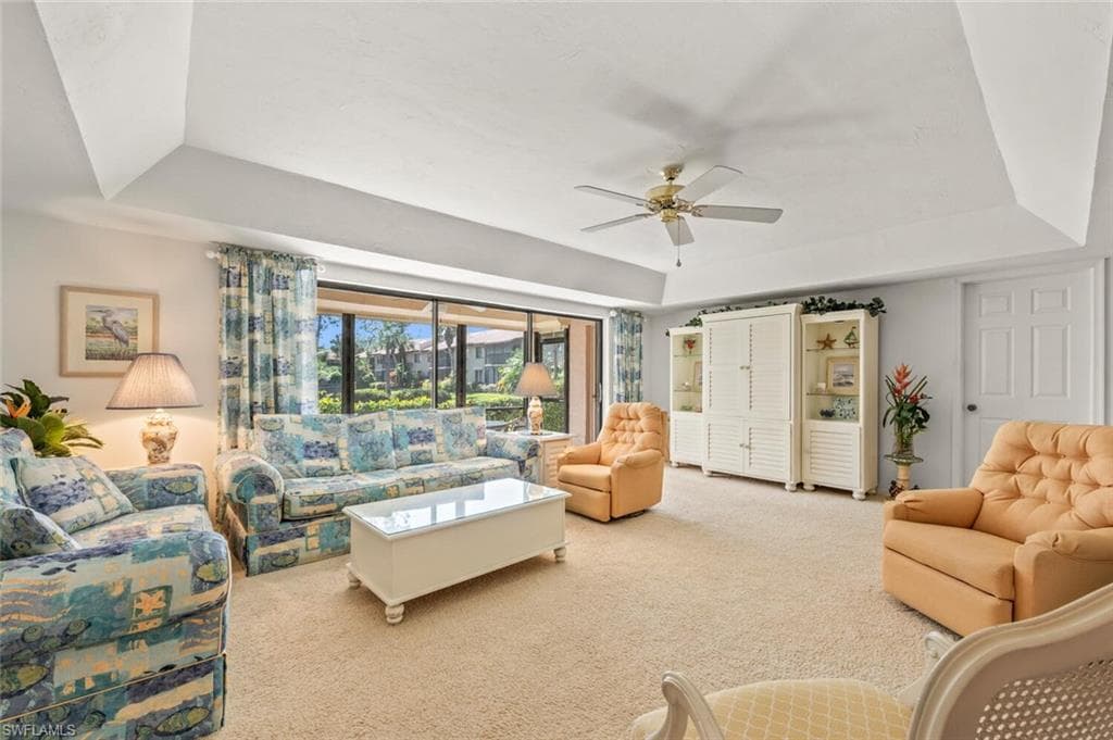 3219 Horse Carriage Way 11, Naples, FL 34105-6