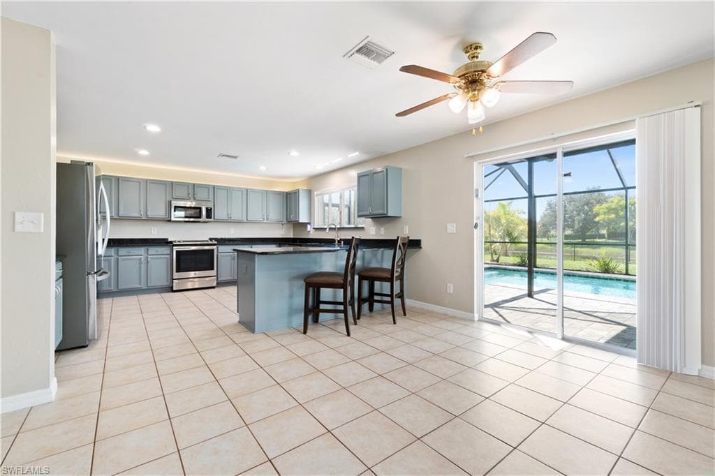 8100 Allamanda Ct, Lehigh Acres, FL 33972-13