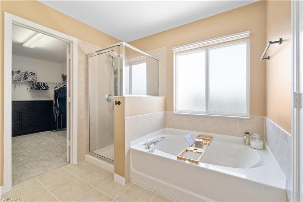 8100 Allamanda Ct, Lehigh Acres, FL 33972-22