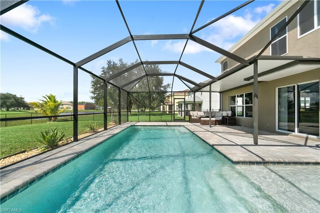 8100 Allamanda Ct, Lehigh Acres, FL 33972-1