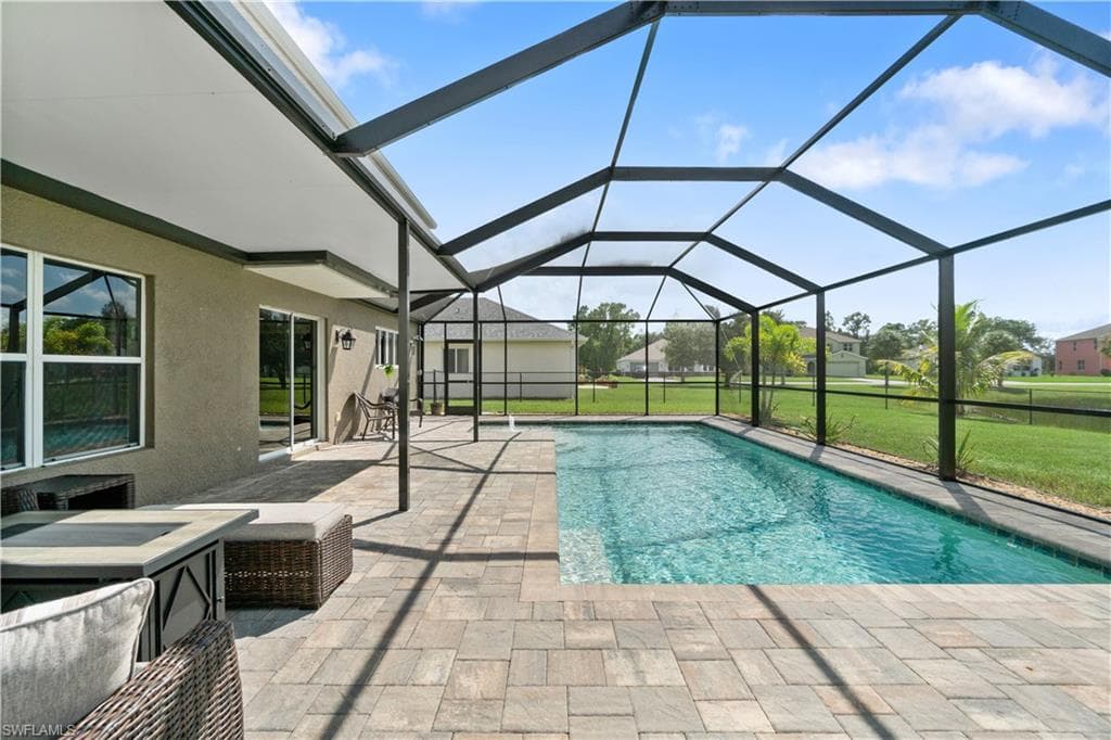 8100 Allamanda Ct, Lehigh Acres, FL 33972-32