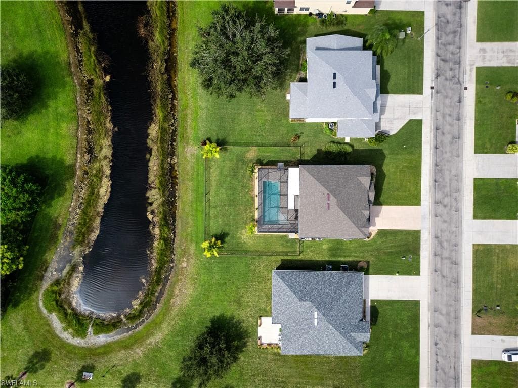 8100 Allamanda Ct, Lehigh Acres, FL 33972-4