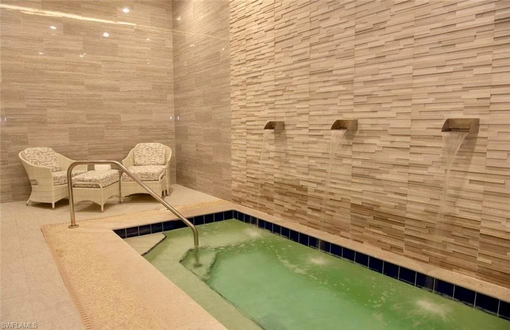 6130 Montelena Cir 1102, Naples, FL 34119-37