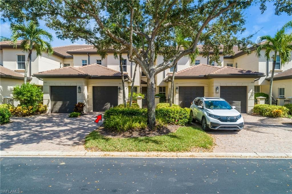 6130 Montelena Cir 1102, Naples, FL 34119-8