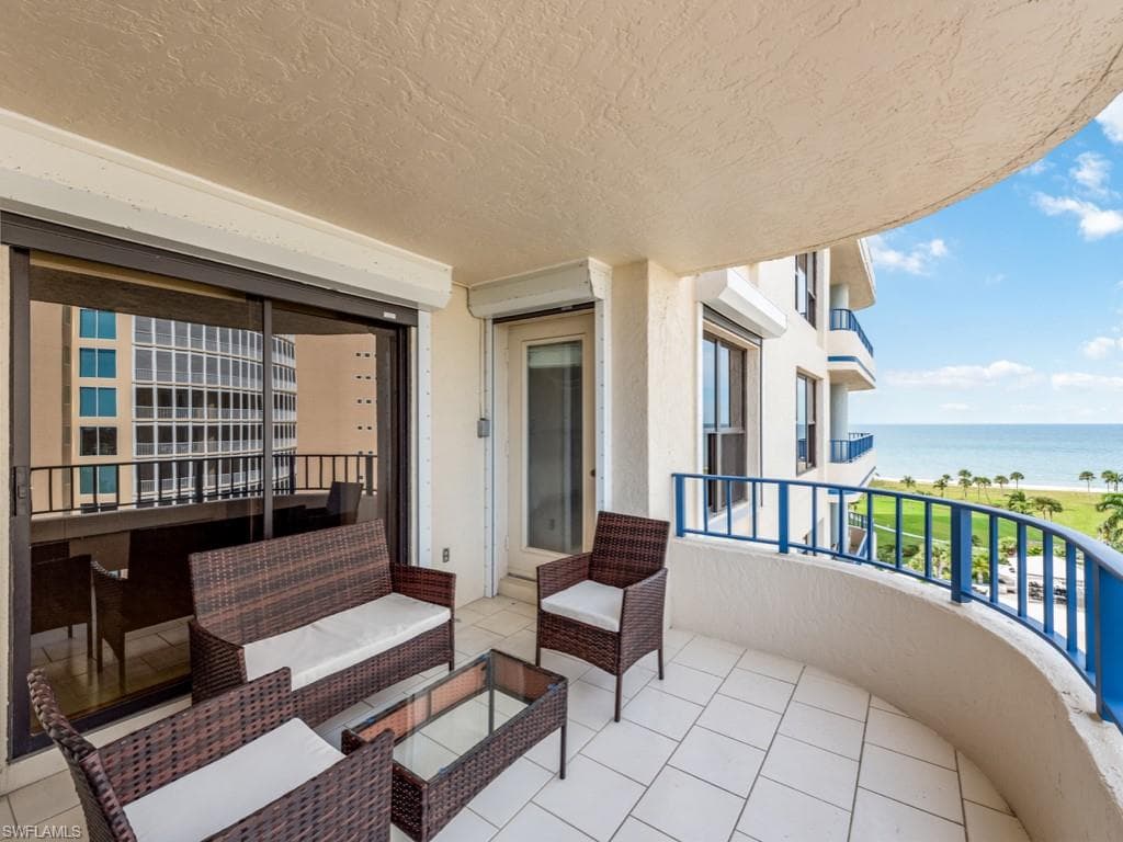 4451 Gulf Shore Blvd N 1005, Naples, FL 34103-20