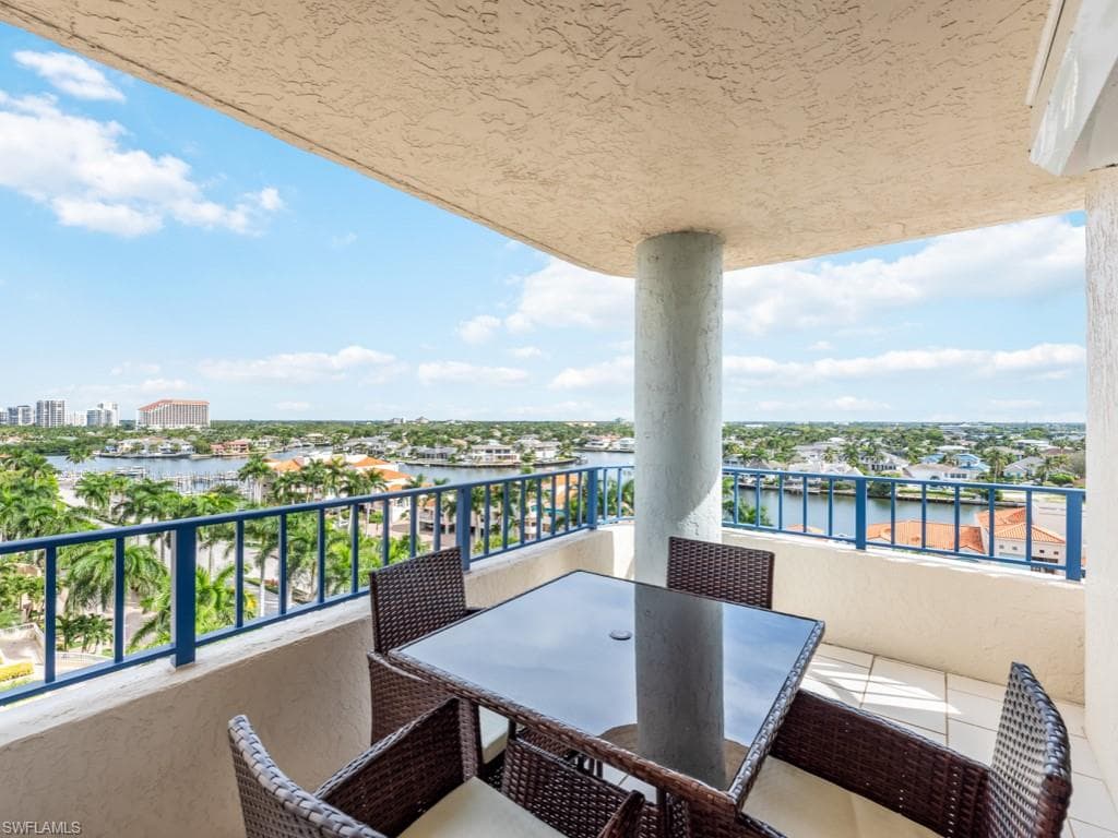4451 Gulf Shore Blvd N 1005, Naples, FL 34103-21