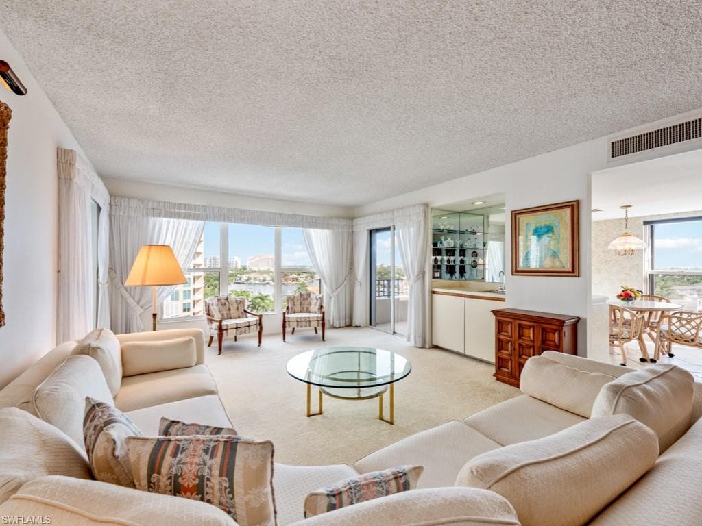 4451 Gulf Shore Blvd N 1005, Naples, FL 34103-3