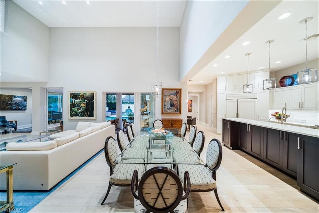 367 5th Ave N, Naples, FL 34102-10