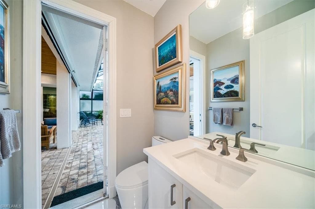 367 5th Ave N, Naples, FL 34102-18