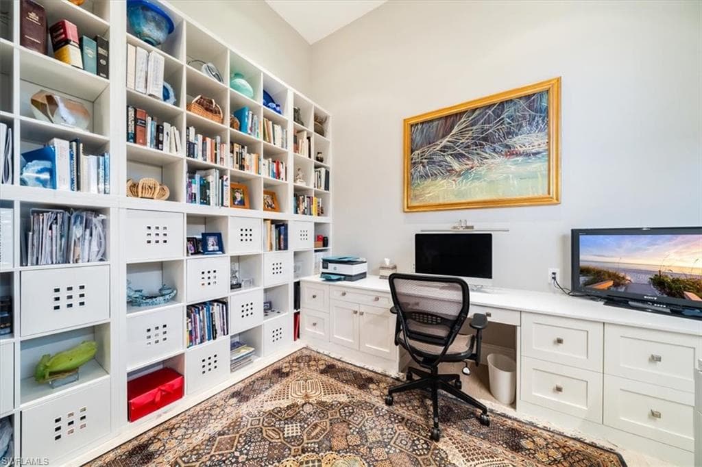 367 5th Ave N, Naples, FL 34102-20