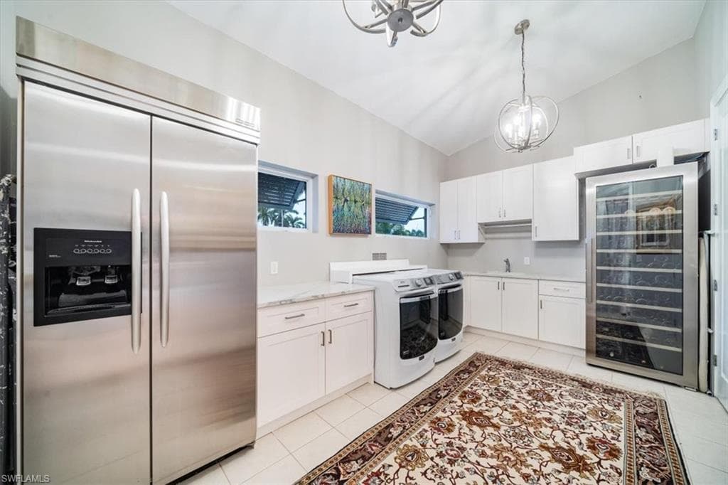 367 5th Ave N, Naples, FL 34102-21