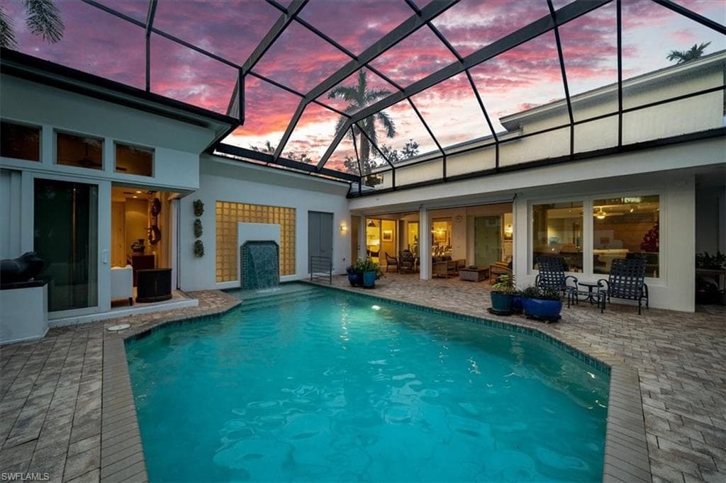 367 5th Ave N, Naples, FL 34102-27