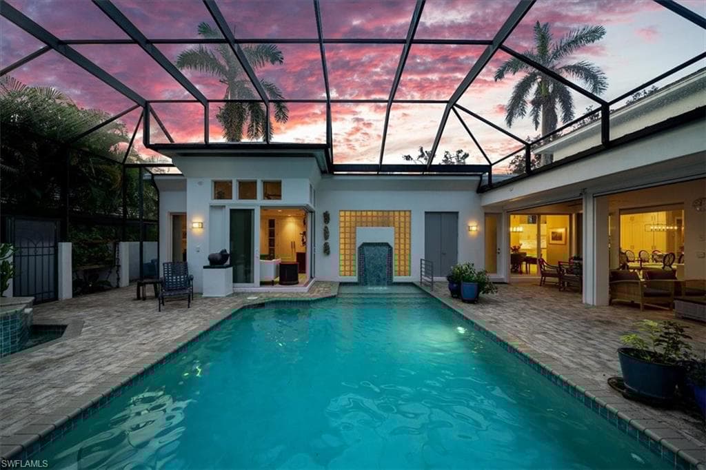 367 5th Ave N, Naples, FL 34102-28