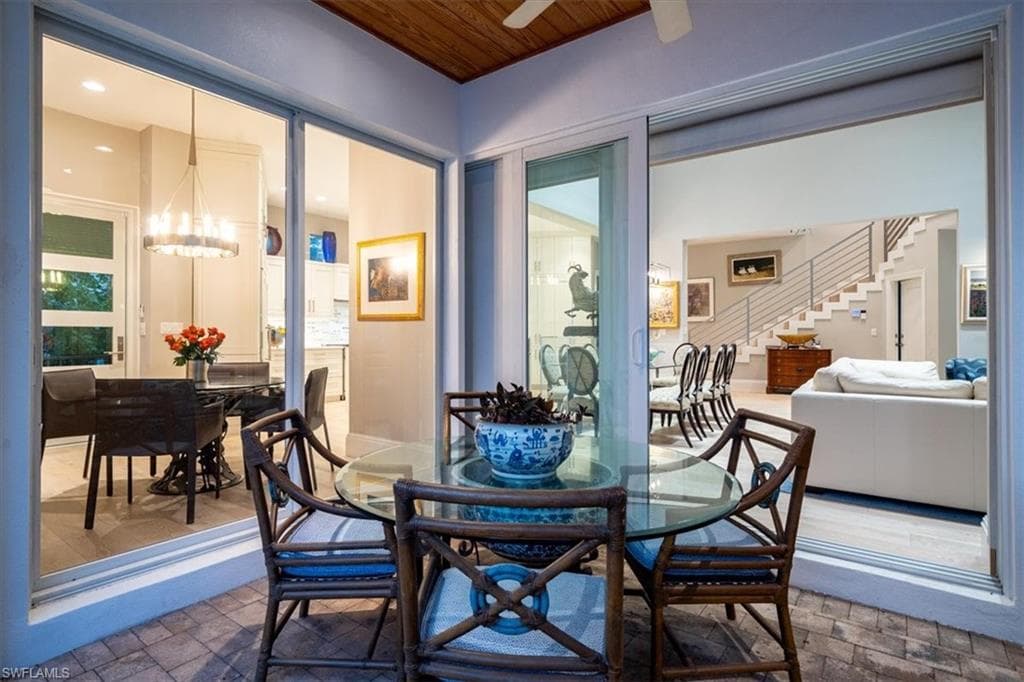 367 5th Ave N, Naples, FL 34102-37