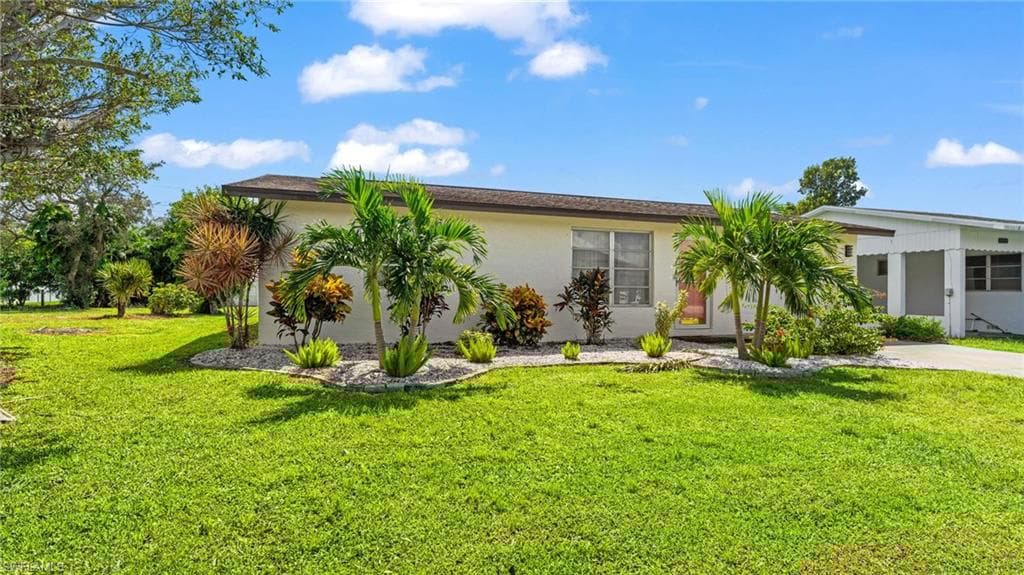 22 3rd St, Bonita Springs, FL 34134-32