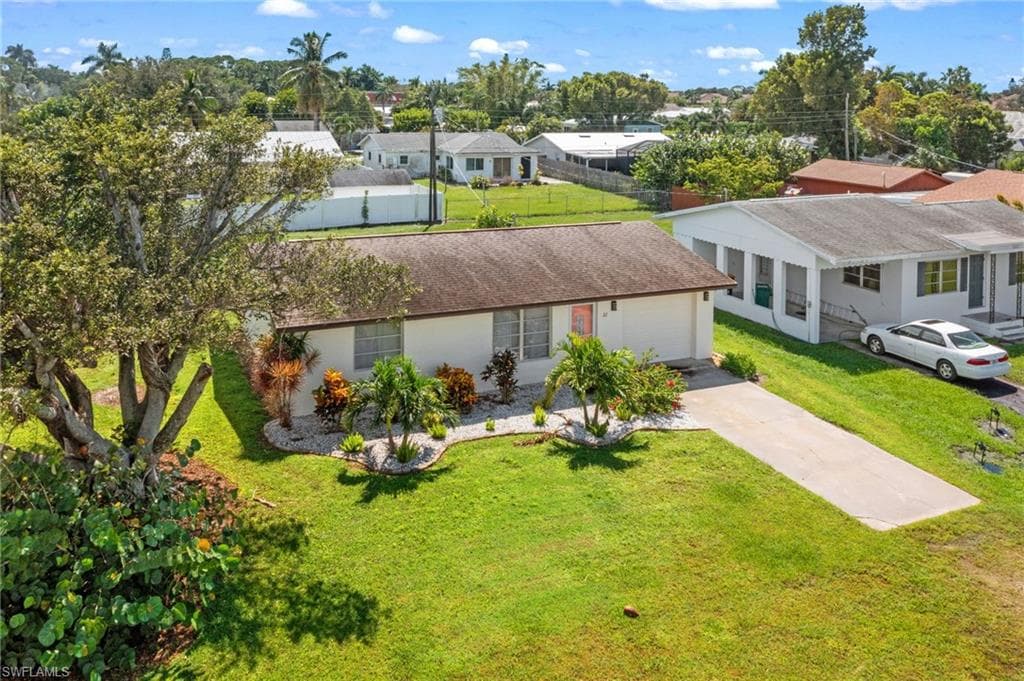 22 3rd St, Bonita Springs, FL 34134-5