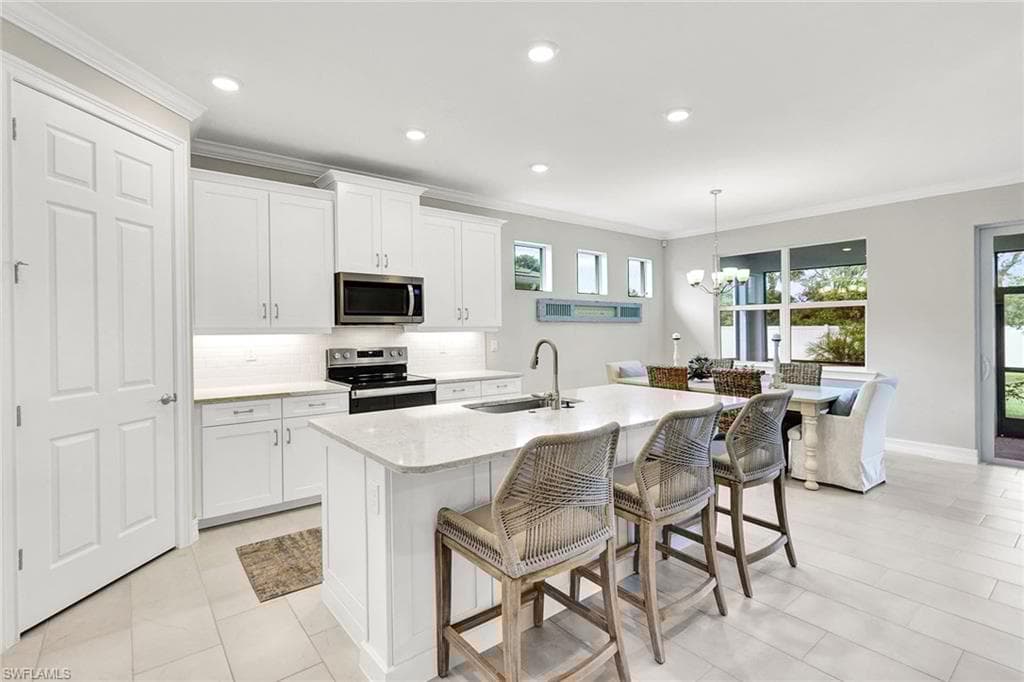 267 Tamarindo Ln, Naples, FL 34114-15