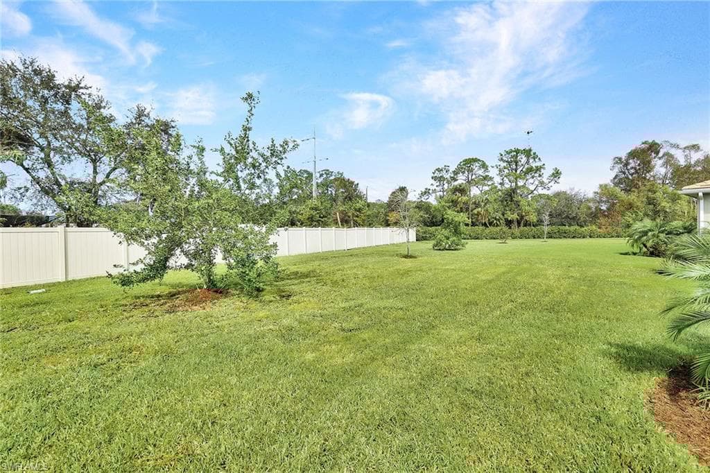 267 Tamarindo Ln, Naples, FL 34114-29