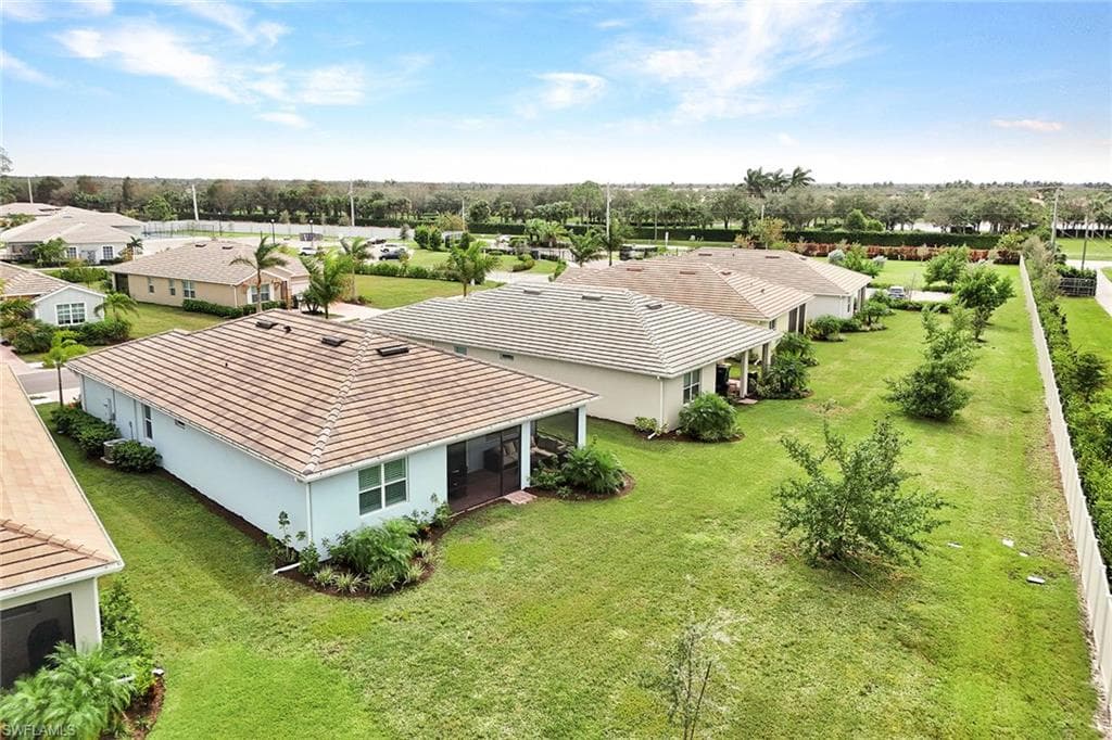 267 Tamarindo Ln, Naples, FL 34114-30