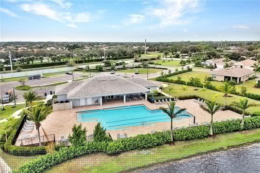 267 Tamarindo Ln, Naples, FL 34114-33
