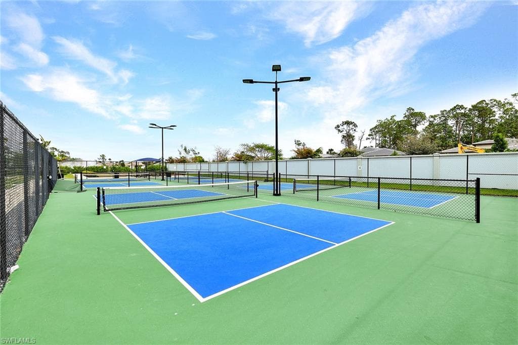 267 Tamarindo Ln, Naples, FL 34114-35