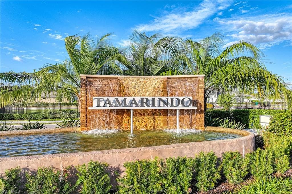 267 Tamarindo Ln, Naples, FL 34114-42