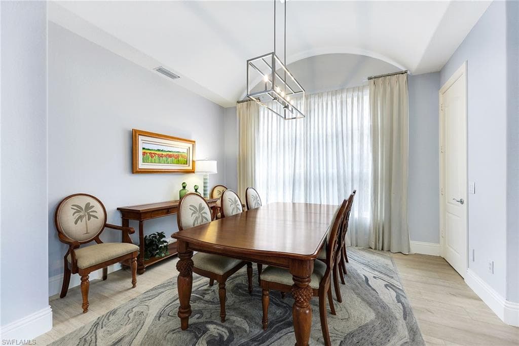 8589 Bellagio Dr, Naples, FL 34114-11