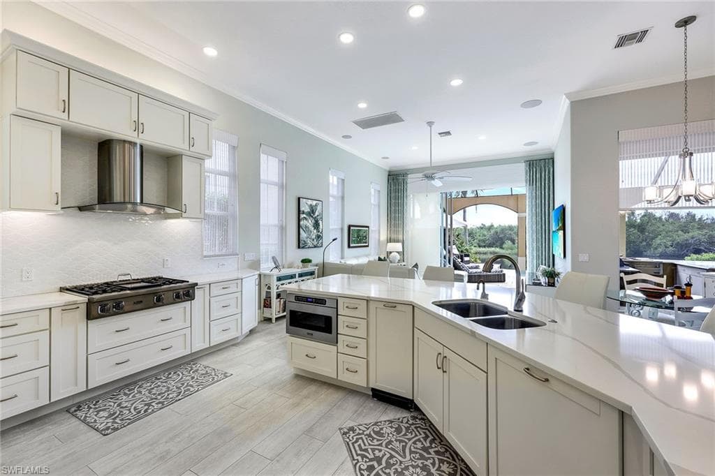 8589 Bellagio Dr, Naples, FL 34114-18