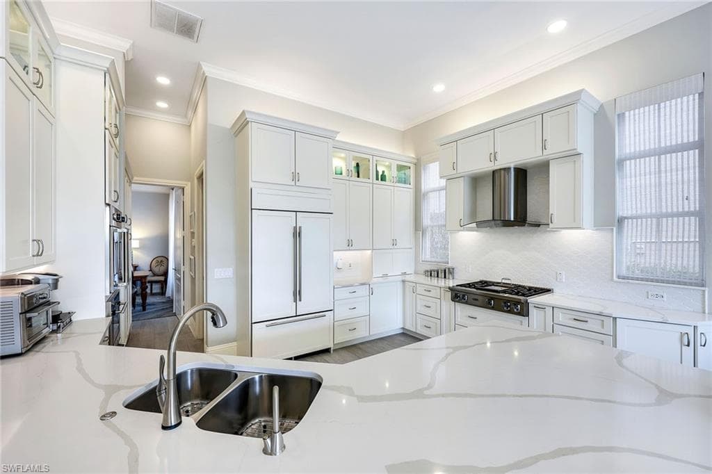 8589 Bellagio Dr, Naples, FL 34114-19