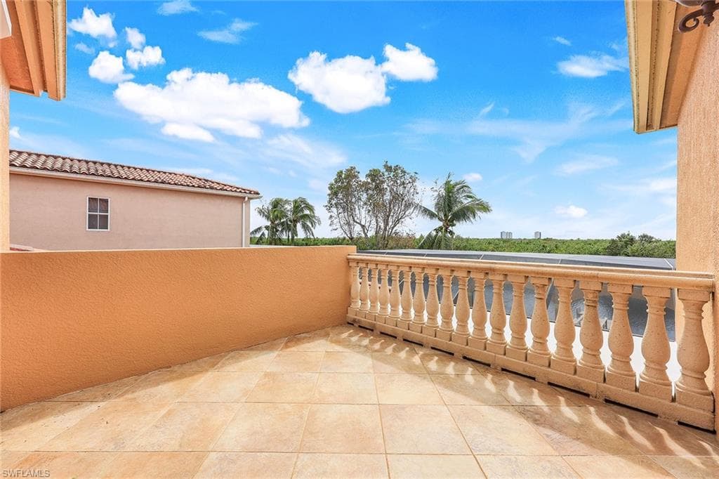 8589 Bellagio Dr, Naples, FL 34114-33