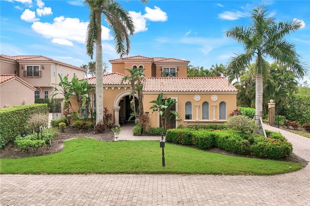 8589 Bellagio Dr, Naples, FL 34114-2