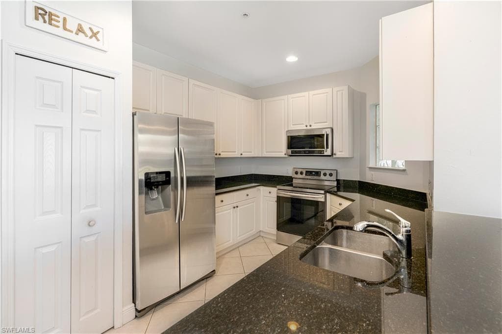 1370 Sweetwater Cv 101, Naples, FL 34110-3