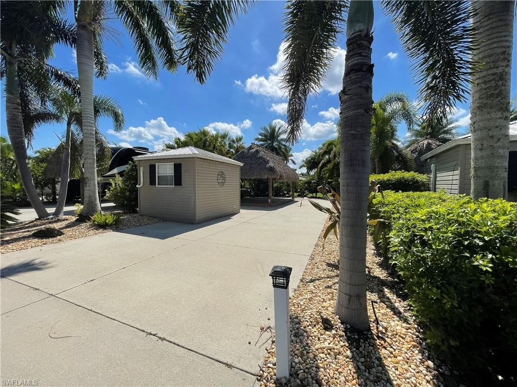 10212 Yellowtop Trl, Fort Myers, FL 33905-3