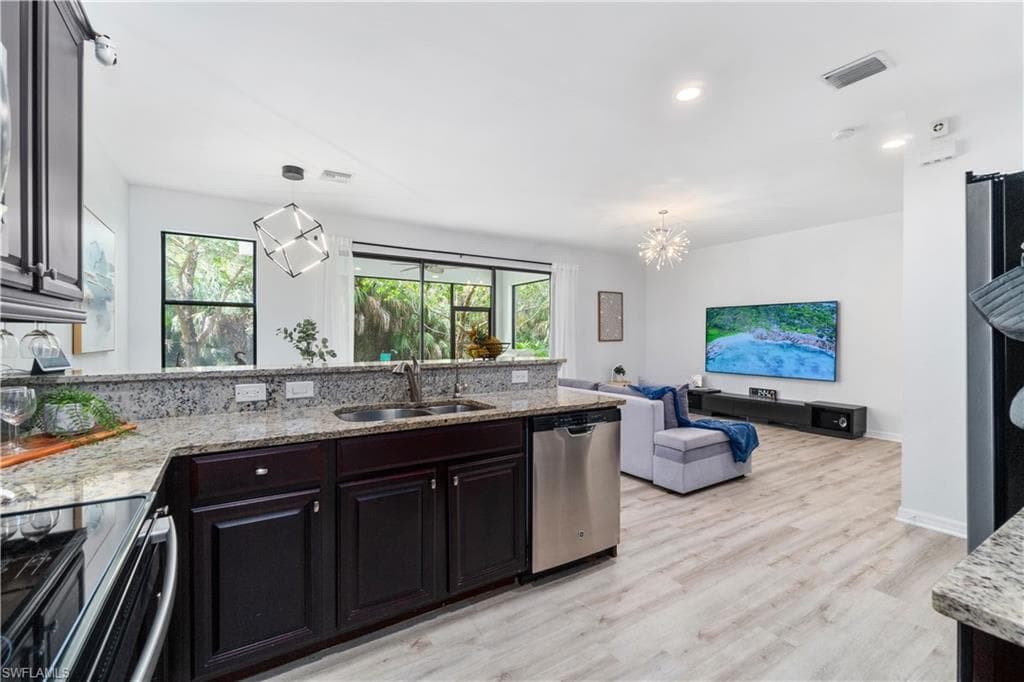 15286 Summit Place Cir 175, Naples, FL 34119-16
