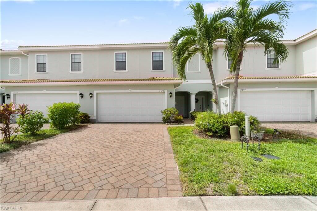 15286 Summit Place Cir 175, Naples, FL 34119-25
