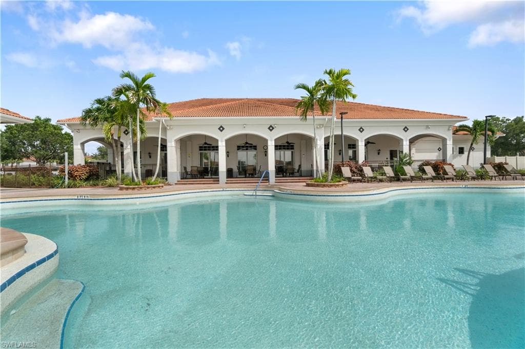 15286 Summit Place Cir 175, Naples, FL 34119-27