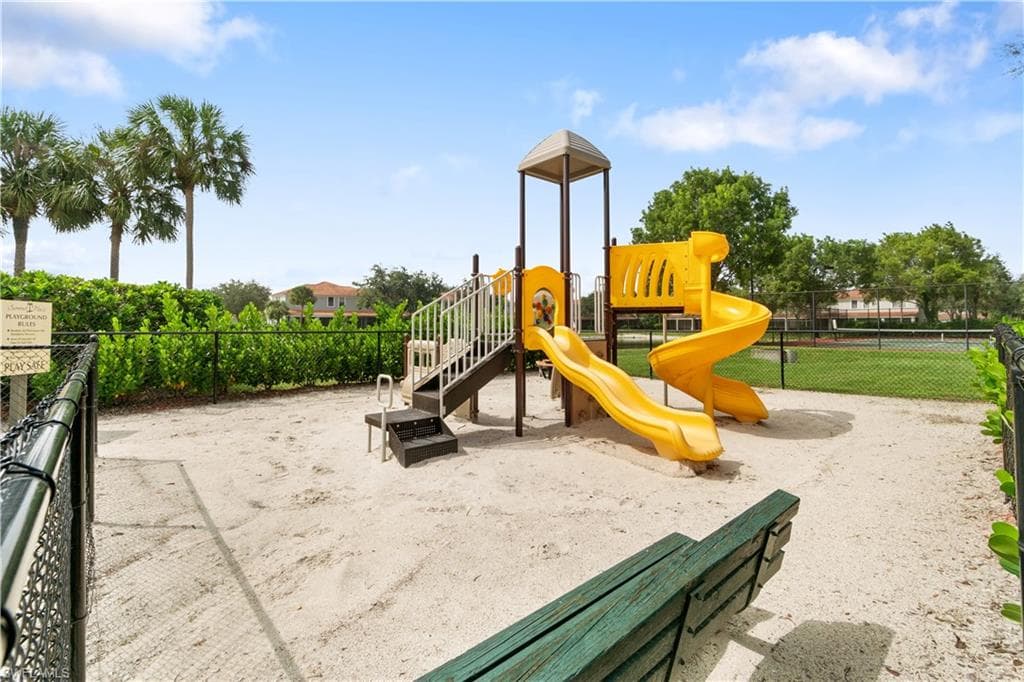 15286 Summit Place Cir 175, Naples, FL 34119-36