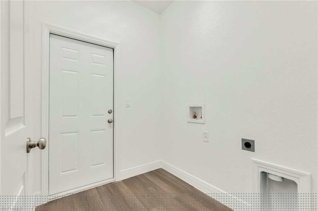 512 Empire Ave S, Lehigh Acres, FL 33974-17