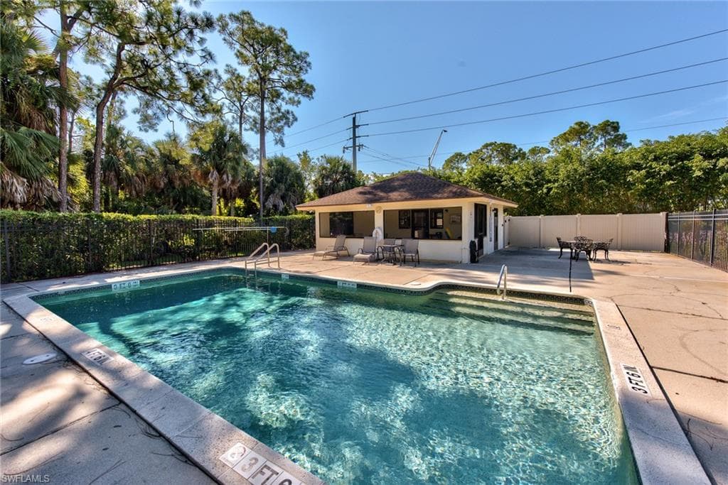 6056 Huntington Woods Dr 138-9, Naples, FL 34112-27