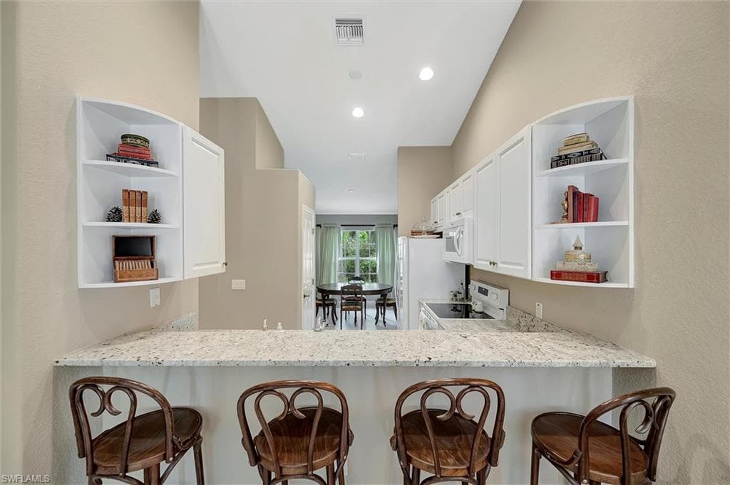 3555 Avion Woods Ct 501, Naples, FL 34104-12
