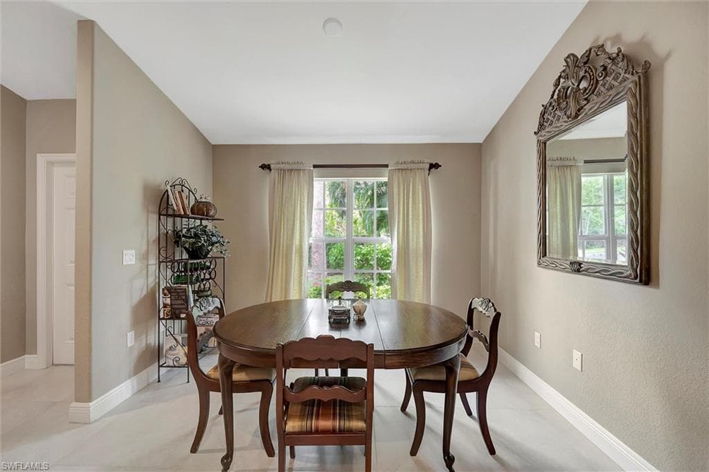 3555 Avion Woods Ct 501, Naples, FL 34104-14
